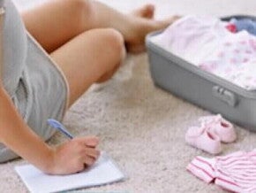 10 cosas que no debes olvidar en tu maleta para el hospital