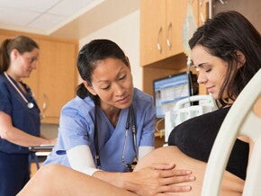 Mamá a punto de dar a luz