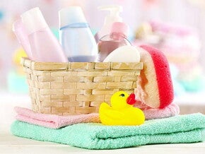 Aprende a limpiar los oídos de tu bebé