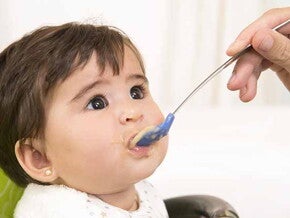 Diferencias de la flora intestinal entre los bebés nacidos por parto natural y cesárea