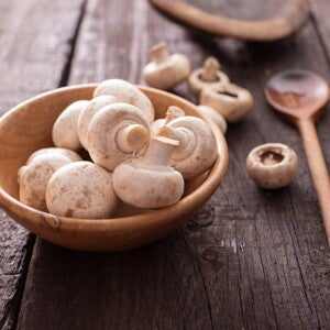 Tostadas con champiñones y jamón de pavo