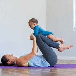 Tu bebé es el mejor entrenador para que recuperes tu figura Tu bebé es el mejor entrenador para que recuperes tu figura