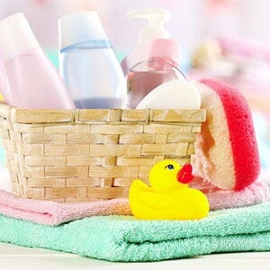 Aprende a limpiar los oídos de tu bebé