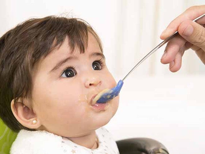 Diferencias de la flora intestinal entre los bebés nacidos por parto natural y cesárea