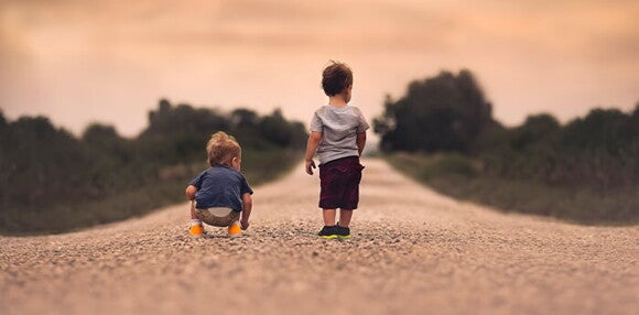 Niños mellizos